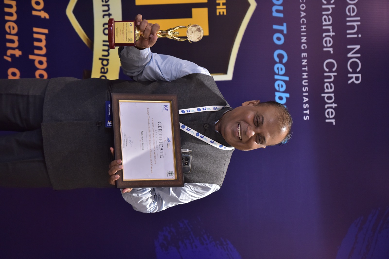 Sanjeev Gupta receiving ICF Delhi Chapter award